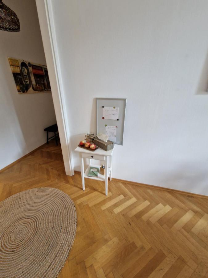 Entzueckendes Apartment Im Zentrum Graz Bagian luar foto