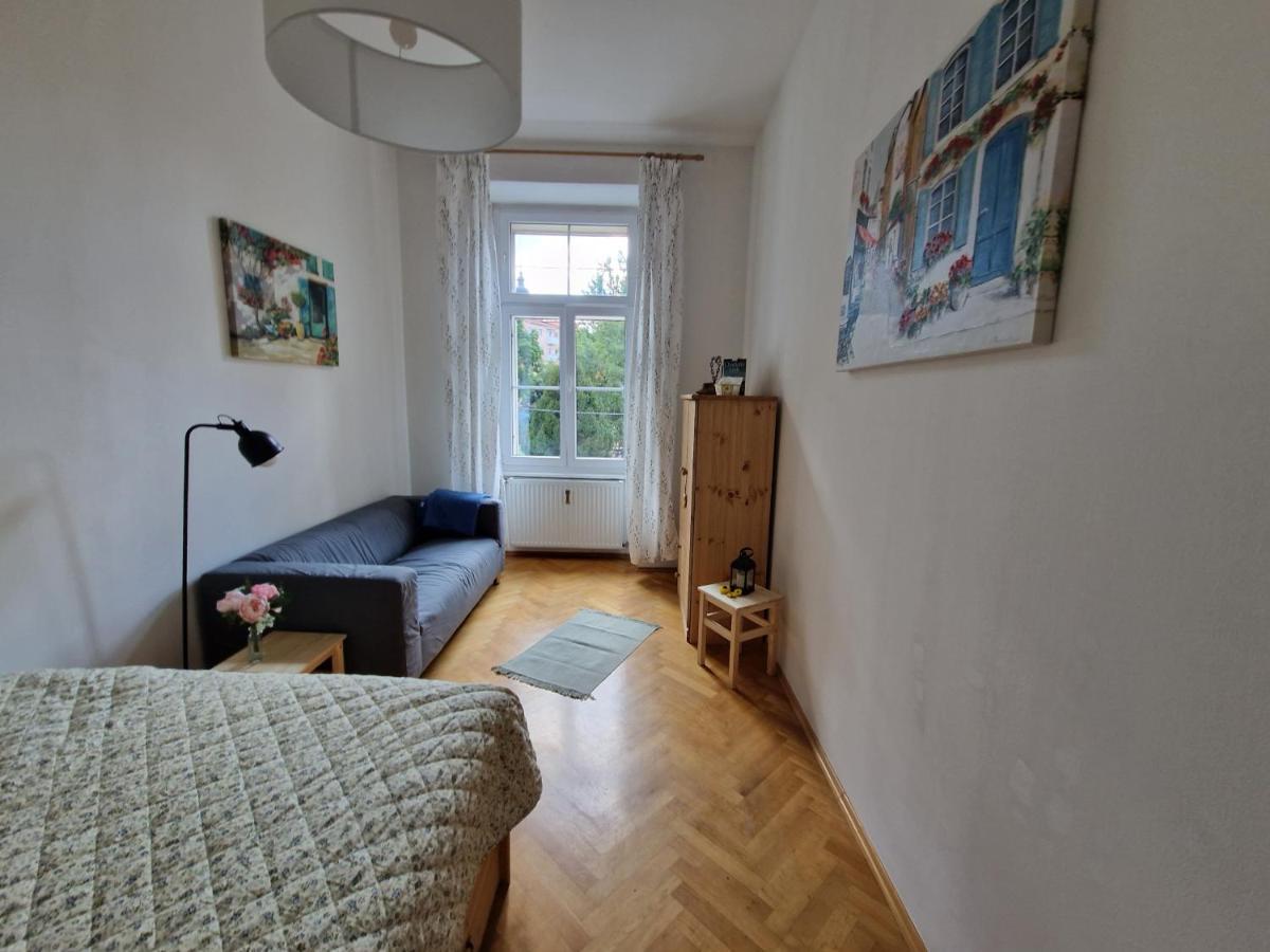 Entzueckendes Apartment Im Zentrum Graz Bagian luar foto
