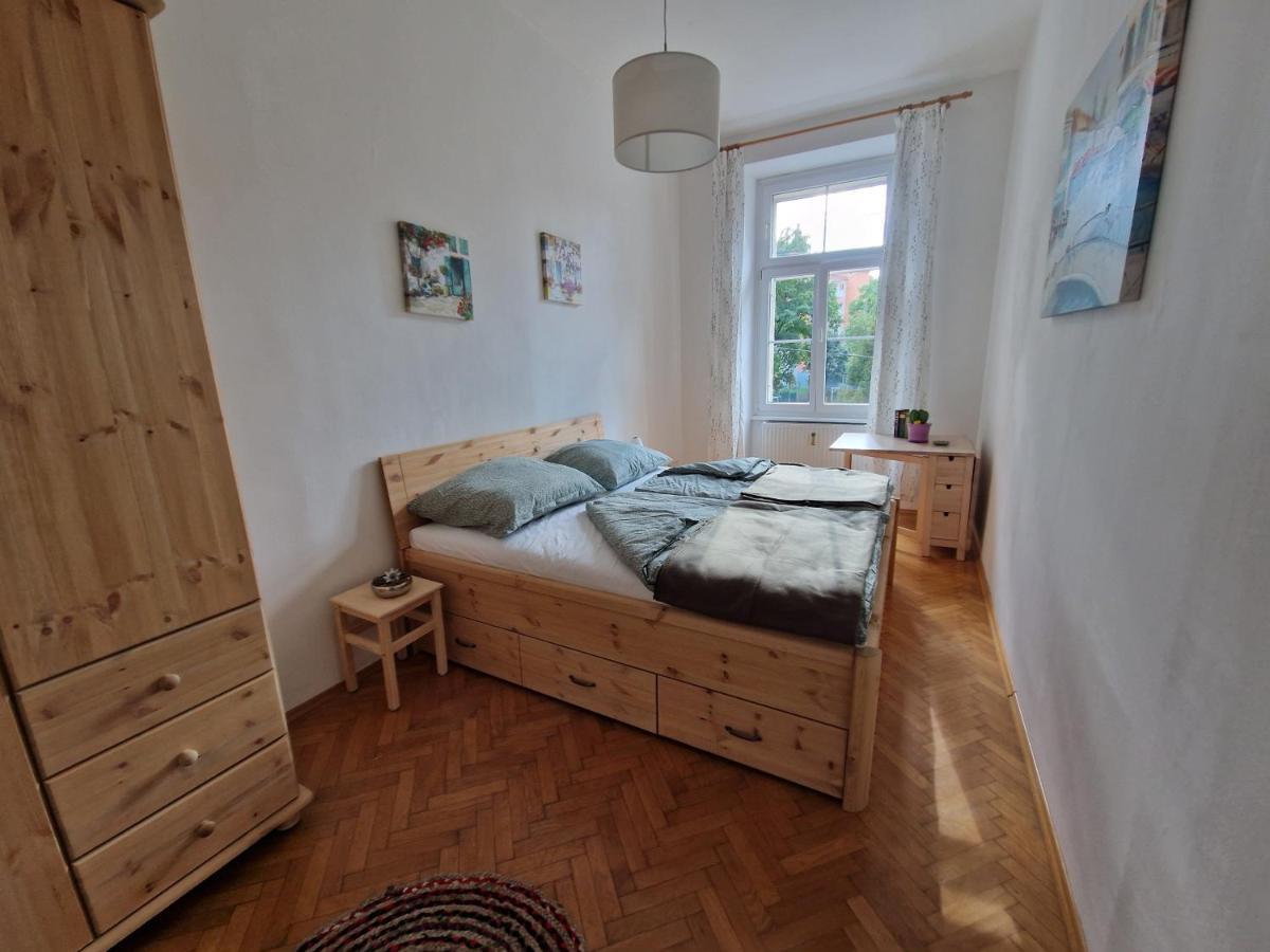 Entzueckendes Apartment Im Zentrum Graz Bagian luar foto