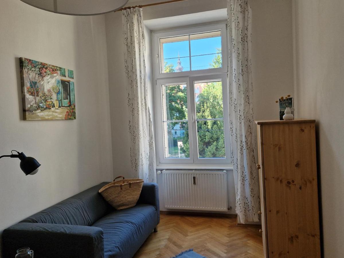 Entzueckendes Apartment Im Zentrum Graz Bagian luar foto