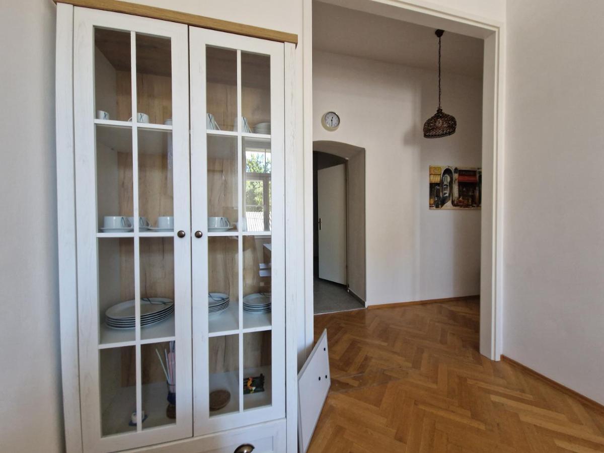 Entzueckendes Apartment Im Zentrum Graz Bagian luar foto
